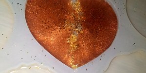 Камни для костюма из смолы: УФ-смола или эпоксидка и как отлить самоцвет без липкости