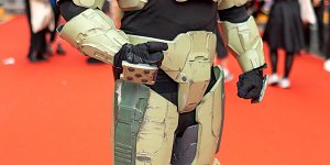 Шлем из EVA по развёртке Pepakura: как подогнать масштаб под голову, перенести выкройку на пенку и склеить по номерам