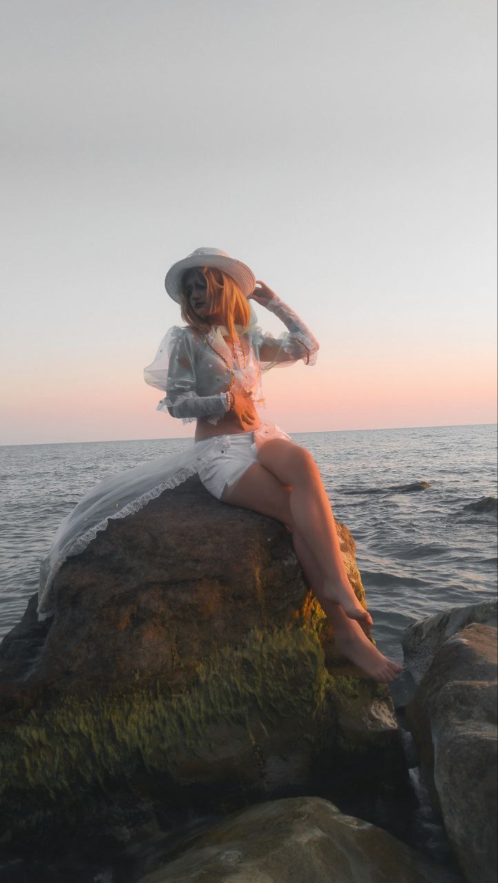 Костюм на летнюю барменшу, полность самопошив, есть подсветка <i class='fa fa-truck' aria-hidden='true'></i>Доставка из г.Сочи